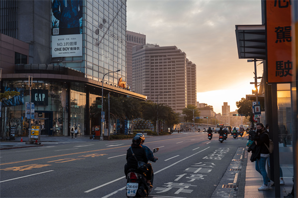 货币市场动态：美元汇率趋势分析